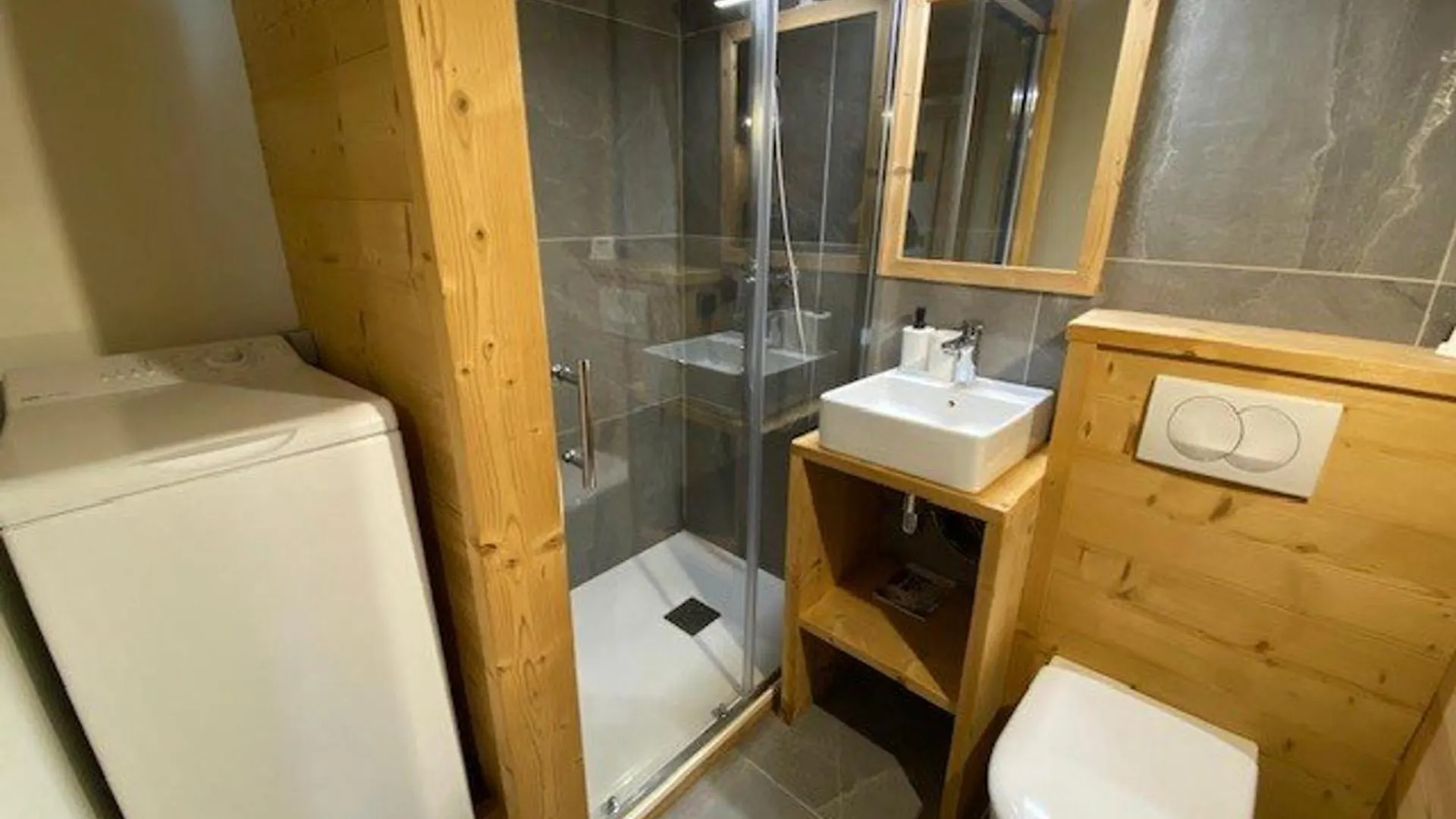 Appart Renove 2* Pour 6 Pers. Avec 2 Salles D'Eau Et Balcon Sud - Fr-1-458-178 Le Chinaillon 0*,  France